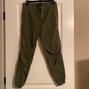 American Eagle green cargo joggers